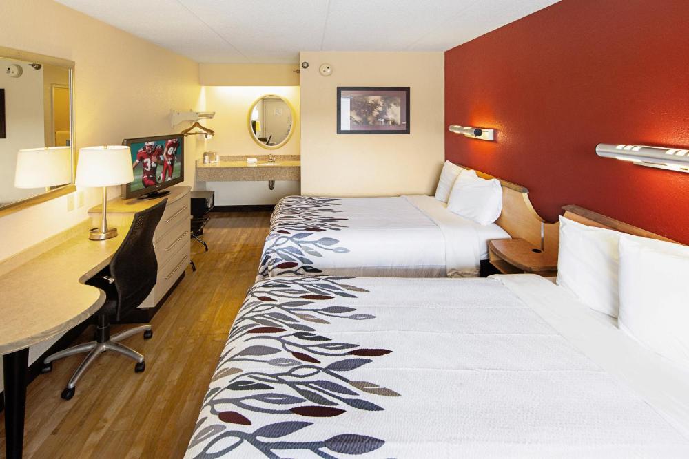 Deluxe Room with Two Double Beds Disability Access First Floor Smoke Free interior