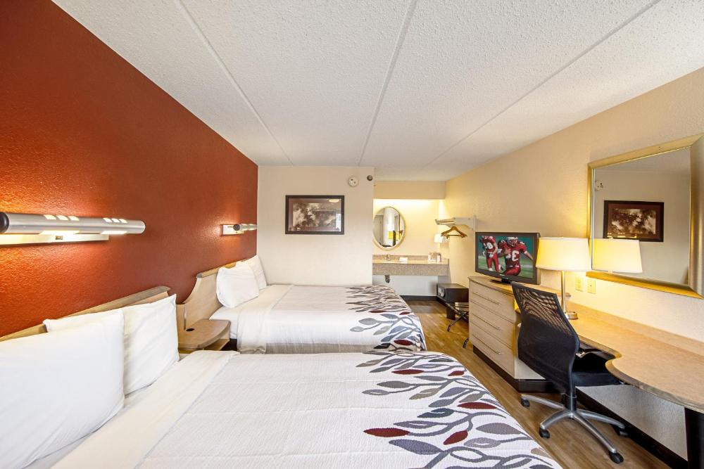 Deluxe Room with Two Double Beds Smoke Free interior